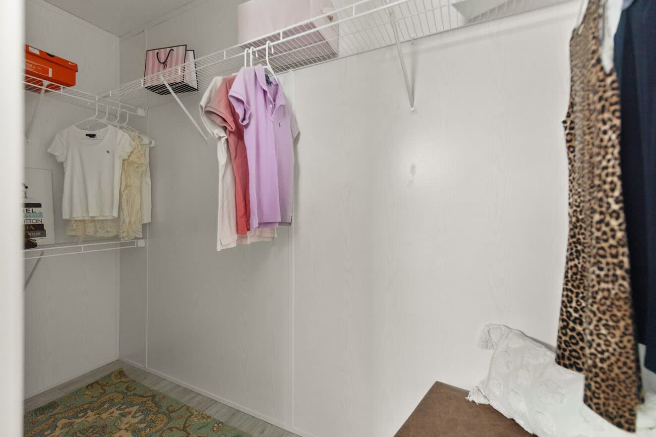 Escape  interior home features