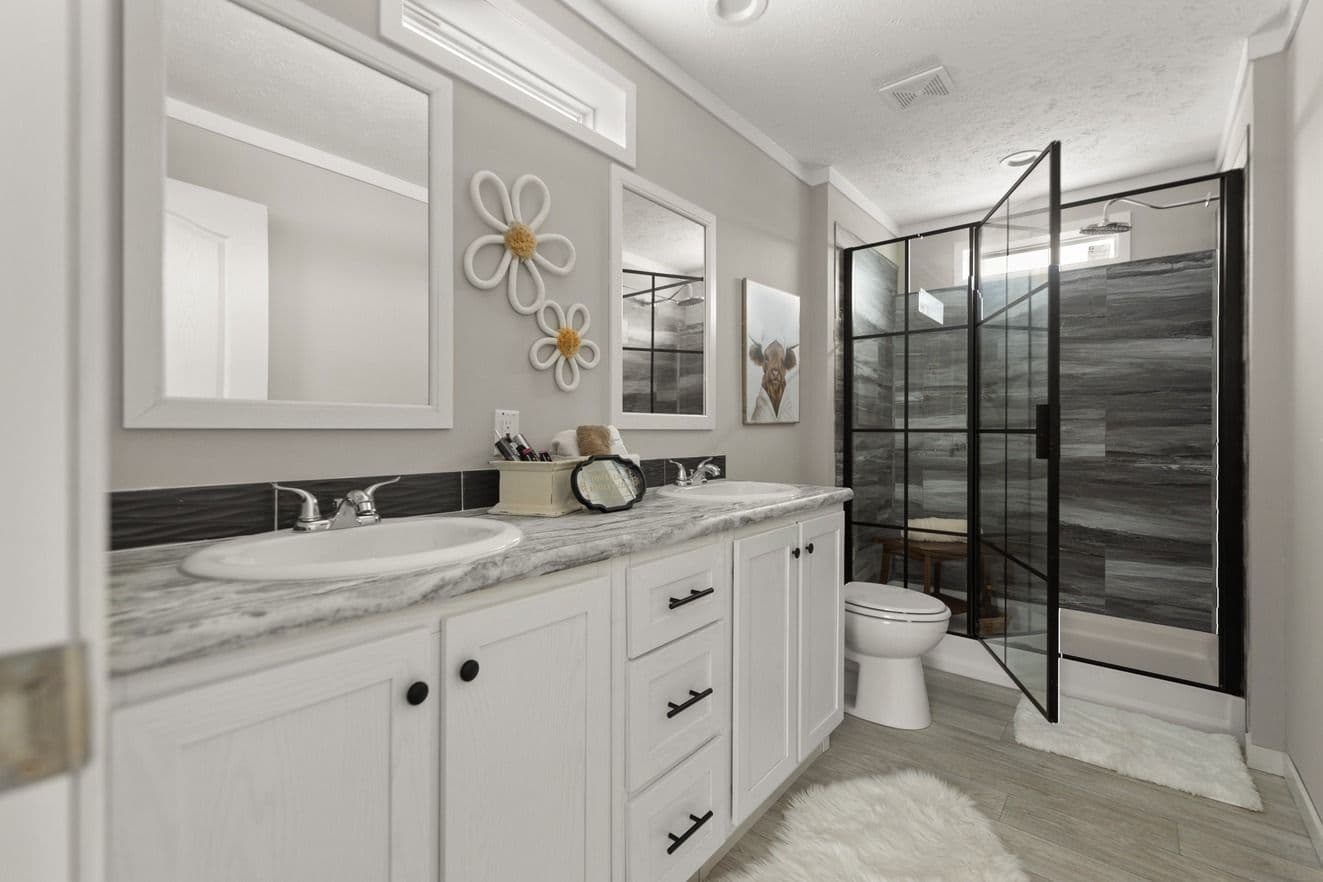 Escape (lot model) bathroom home features