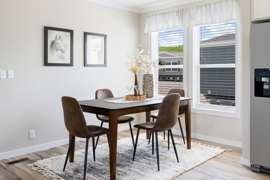 Champ interior home features