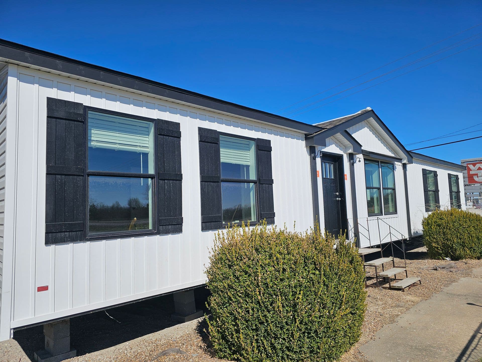 Monterey (lot model) hero and exterior home features