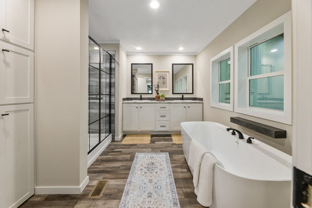 Stratos (lot model) bathroom home features