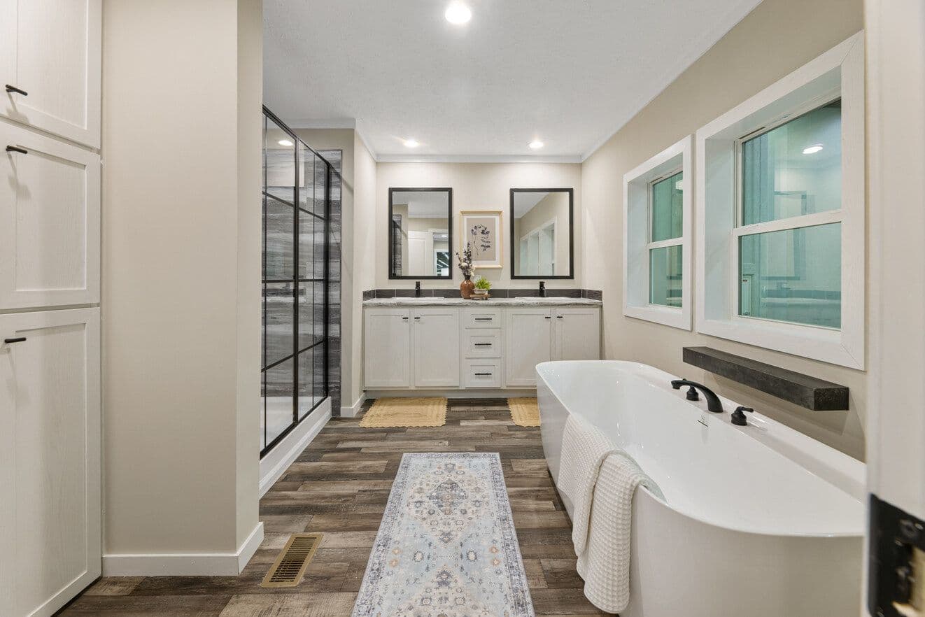 Stratos (lot model) bathroom home features