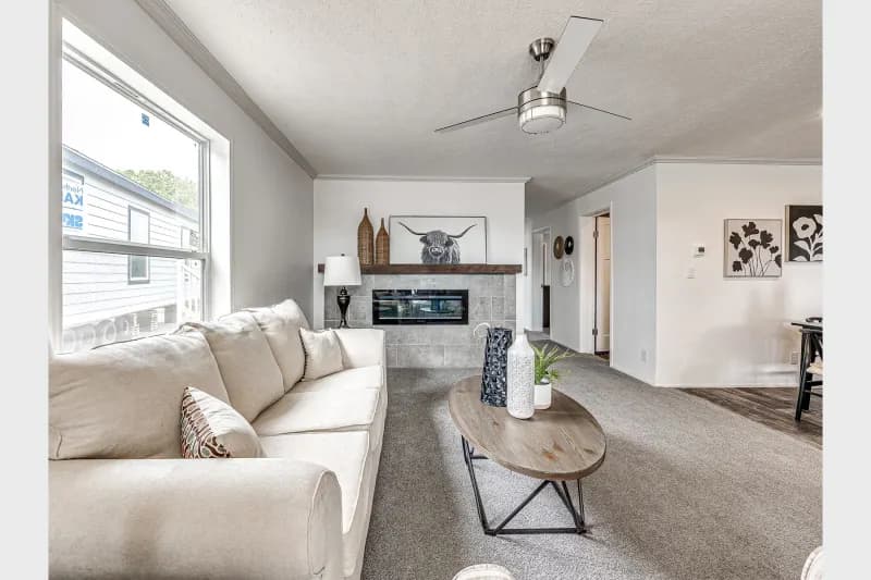 Prairie dune 8810 interior home features