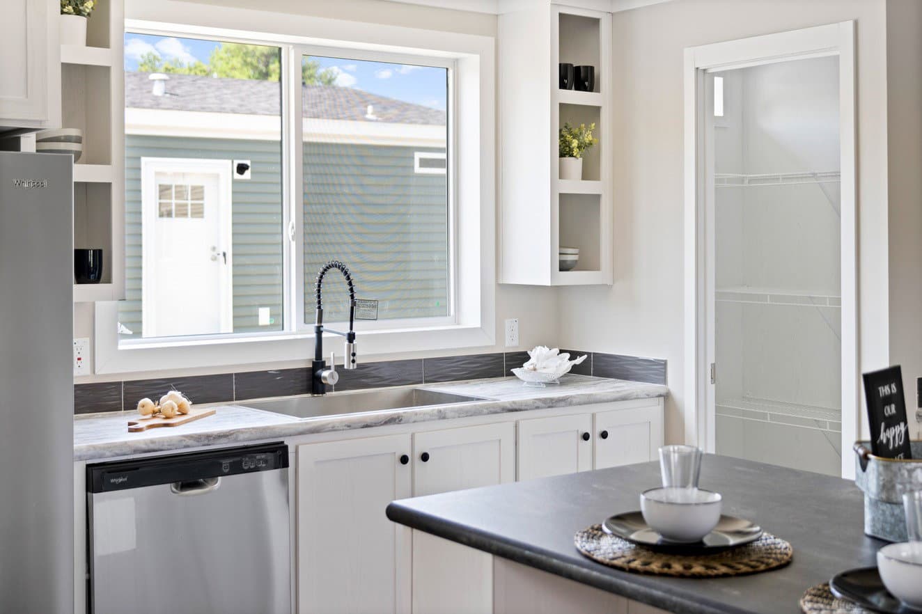 Champ kitchen home features
