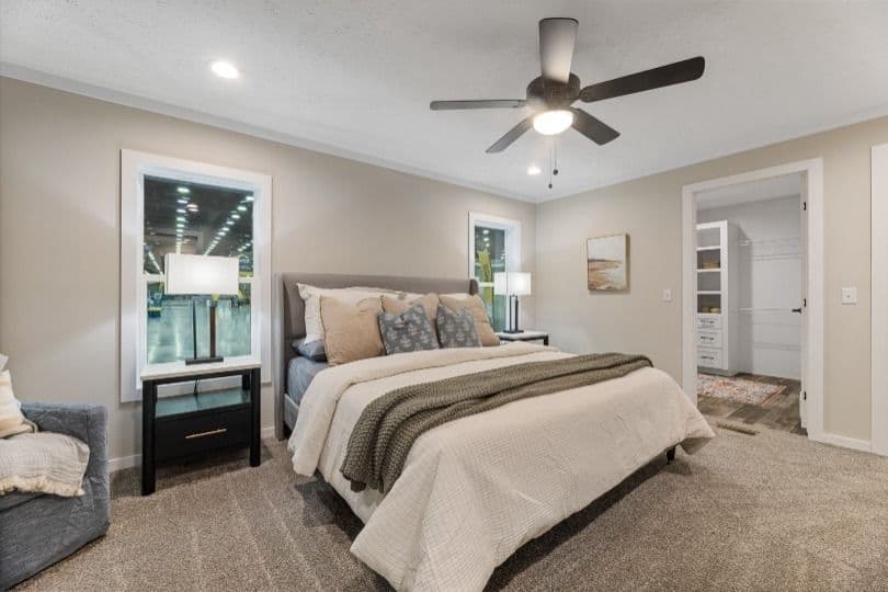 Stratos (lot model) bedroom home features