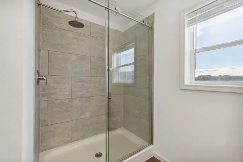 Apollo bathroom home features