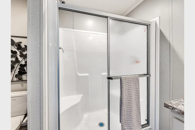 Prairie dune 8810 bathroom home features