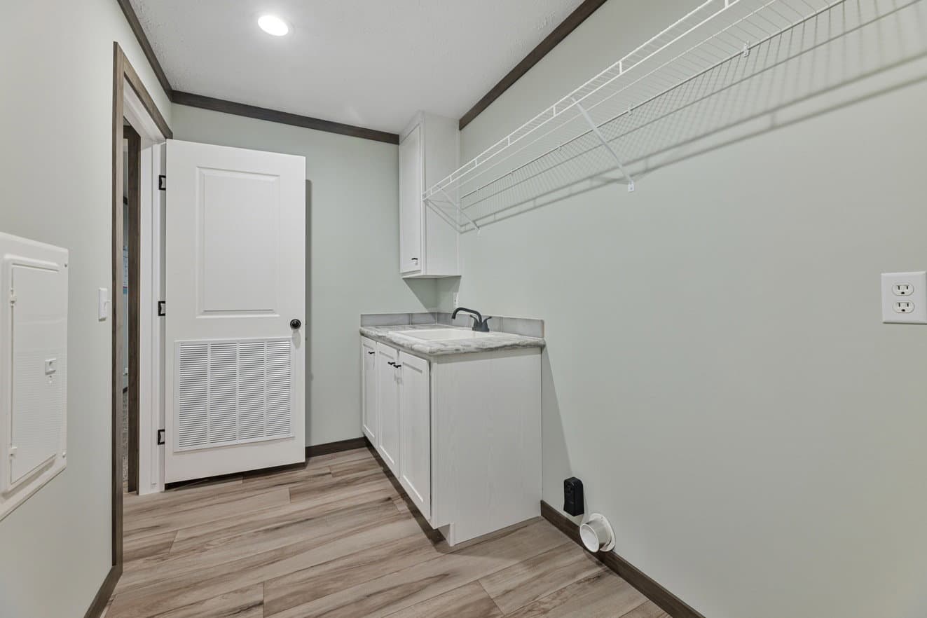 Hemos interior home features