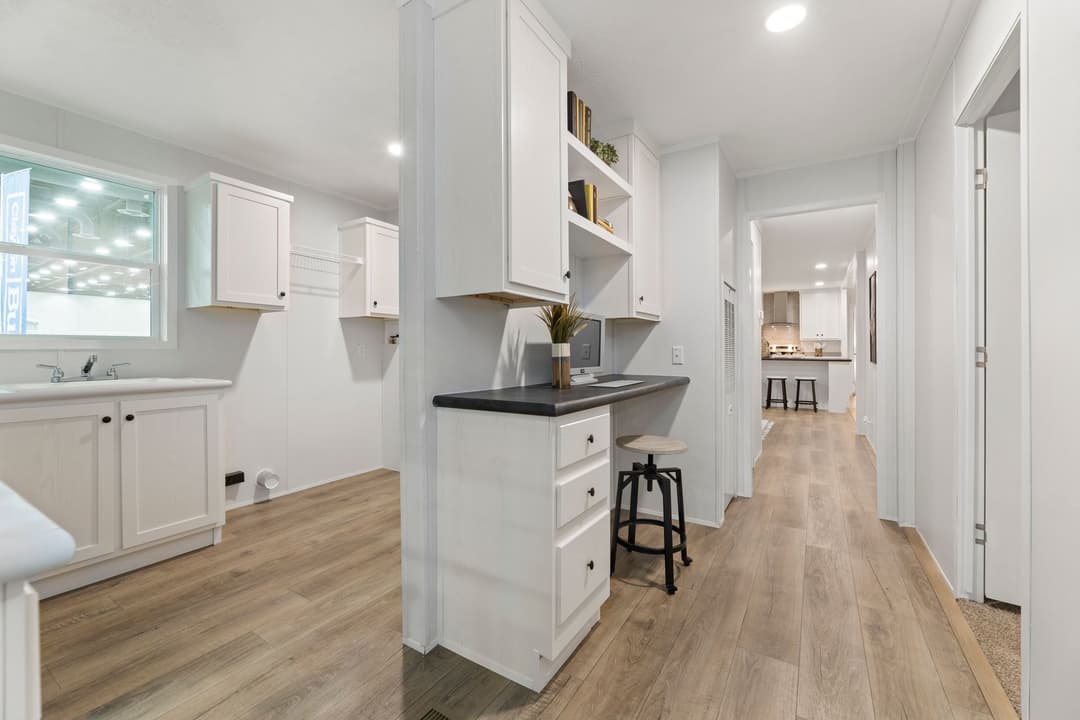 Champ (lot model) interior home features