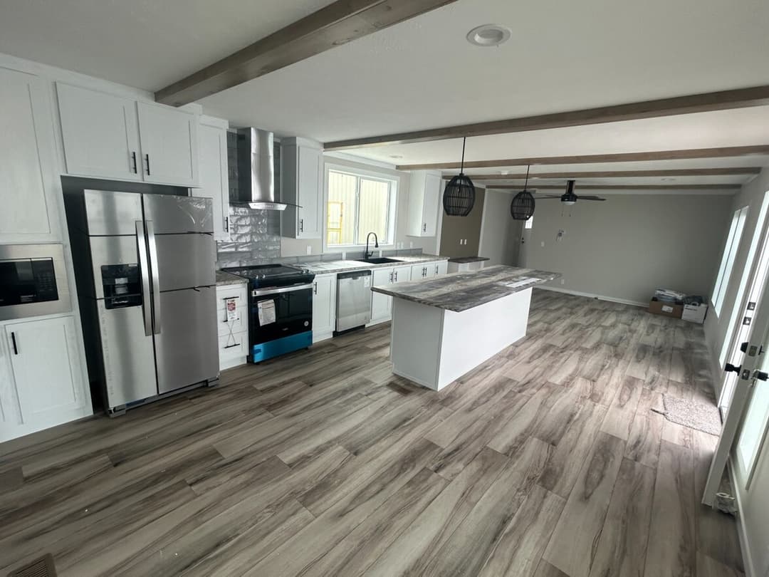 Twin peaks kitchen and hero home features