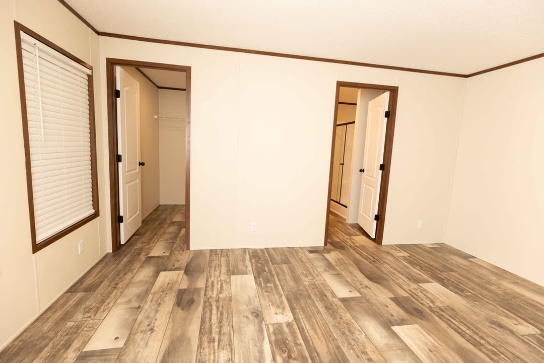 Benton (lot model) interior home features