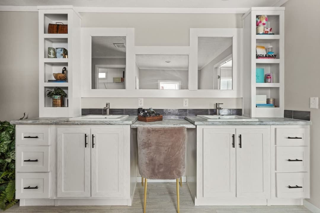 Beam (lot model) interior home features