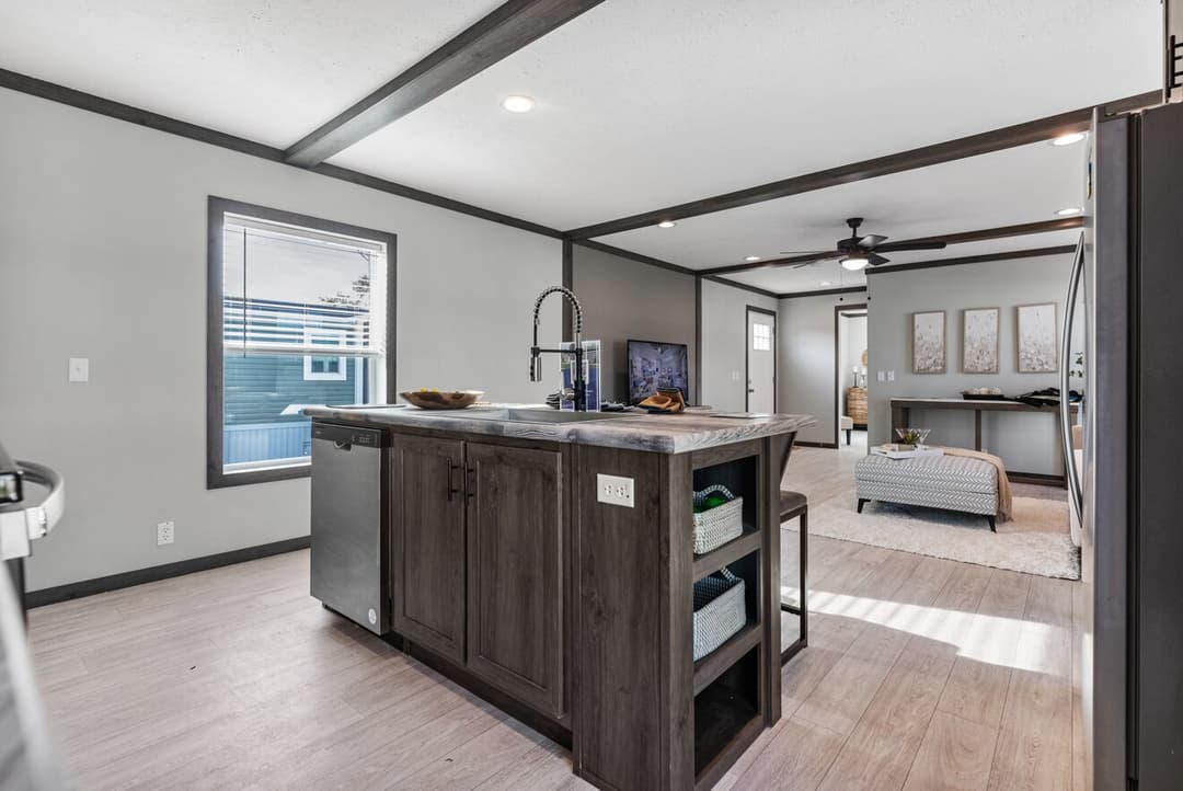 Pioneer kitchen home features