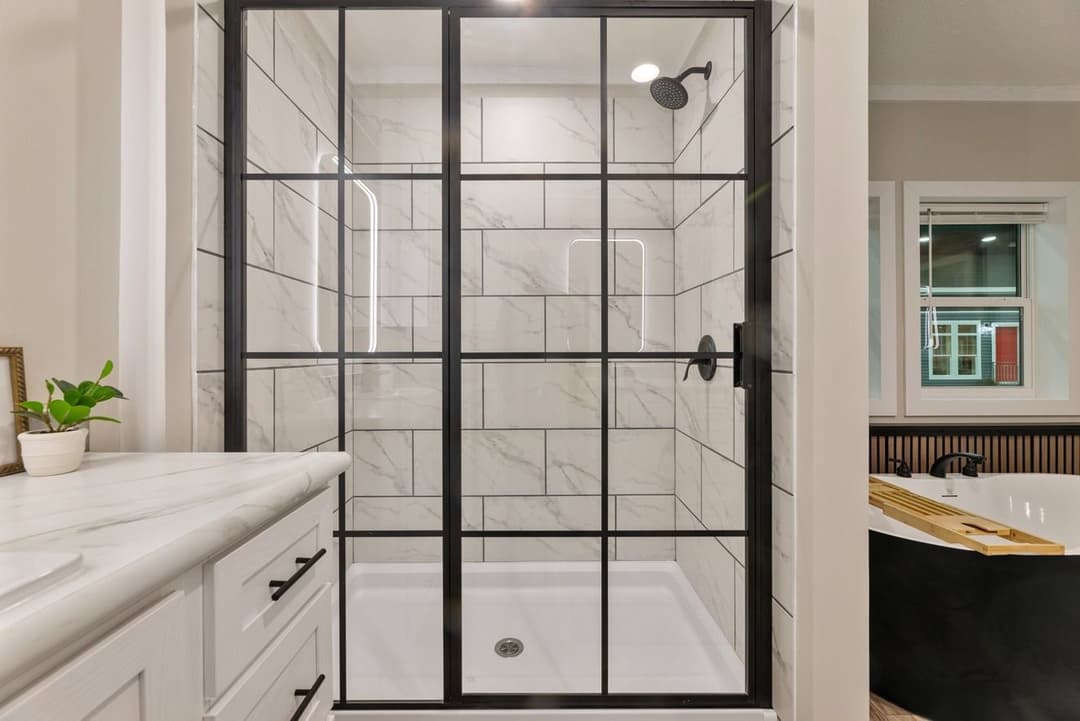 Atmos (lot model) bathroom home features
