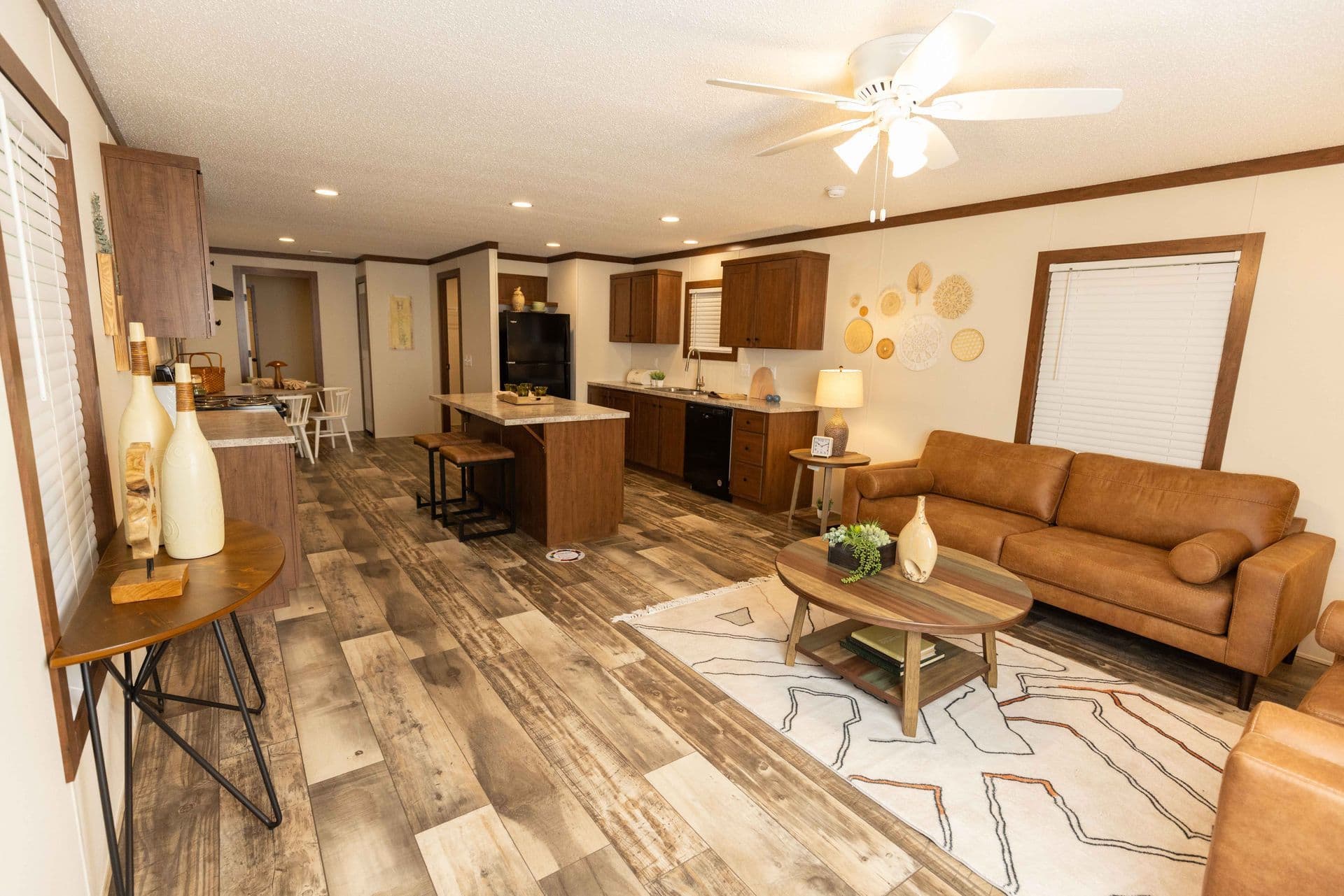 Benton (lot model) interior home features