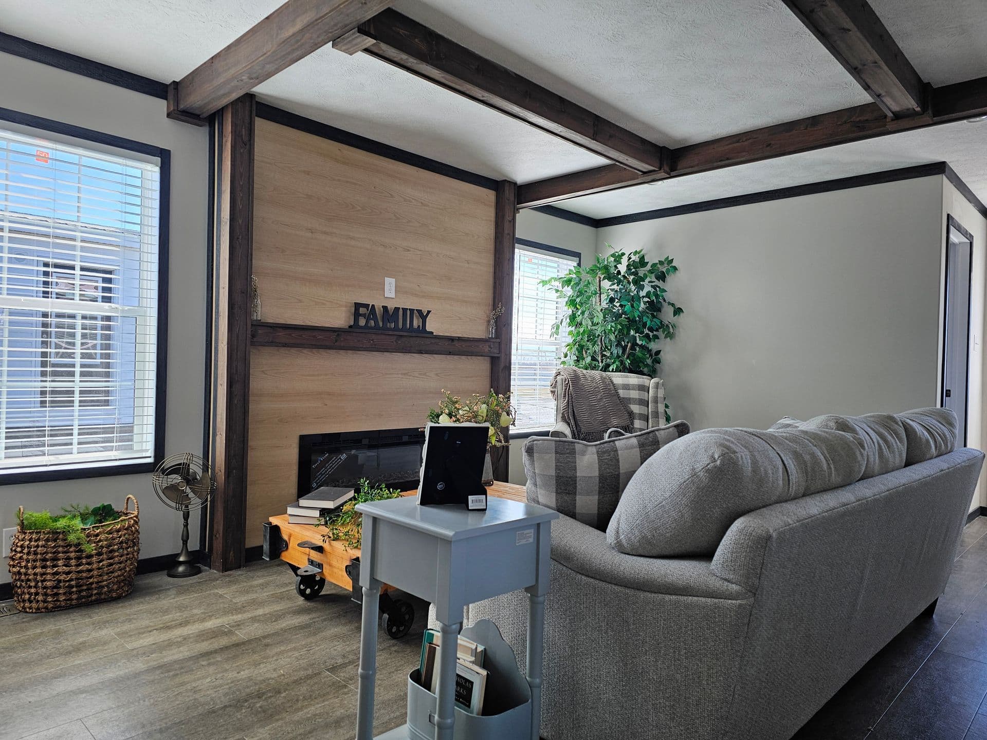 St. charles (lot model)  home features