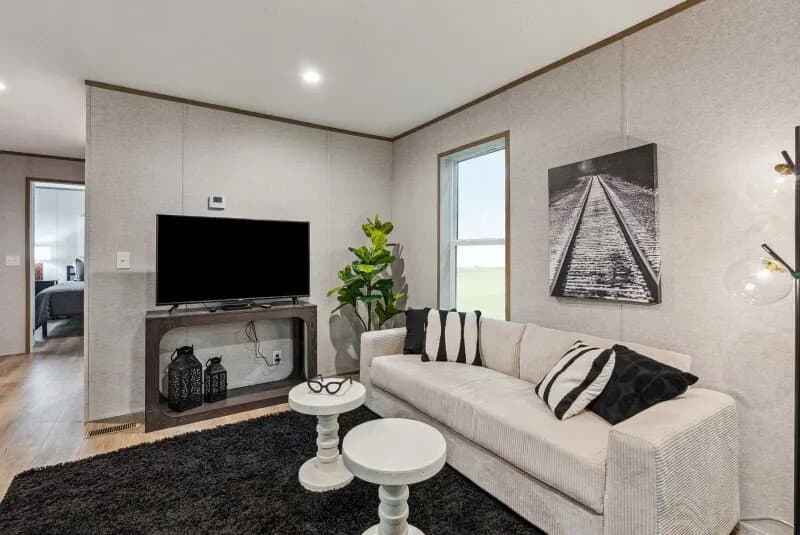 Pike interior home features