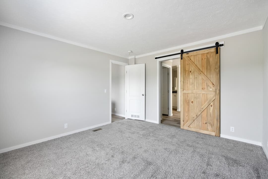 Champ bedroom home features