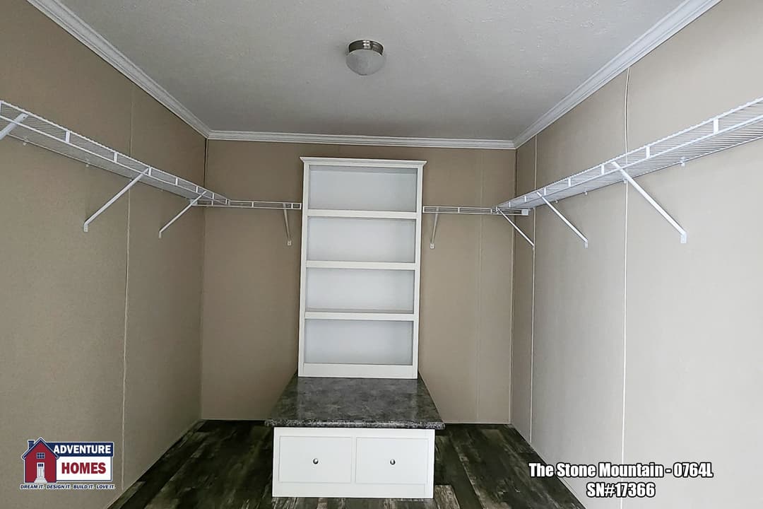 Stone mountain | 0764l bedroom home features