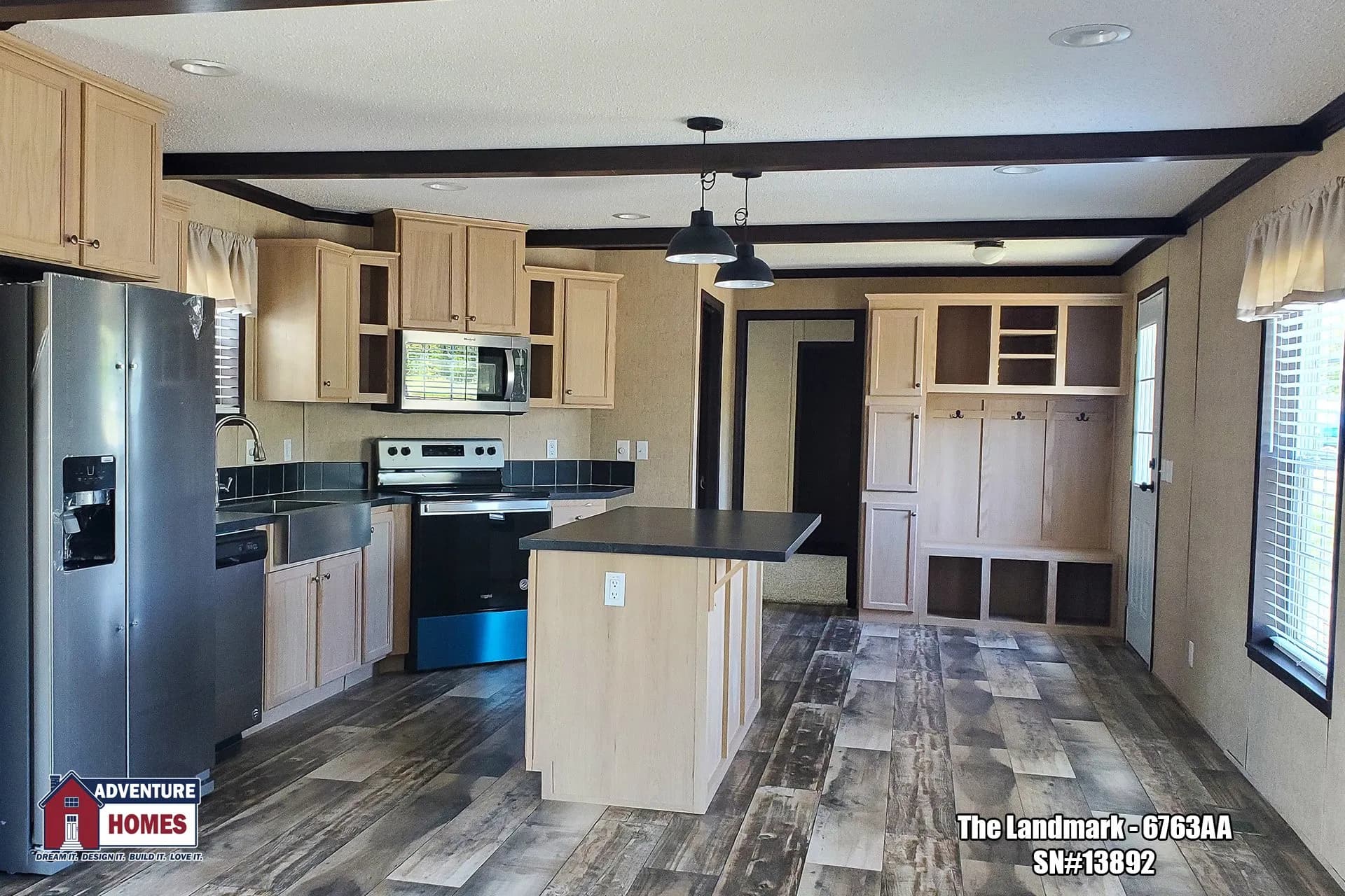 Landmark (lot model)  home features