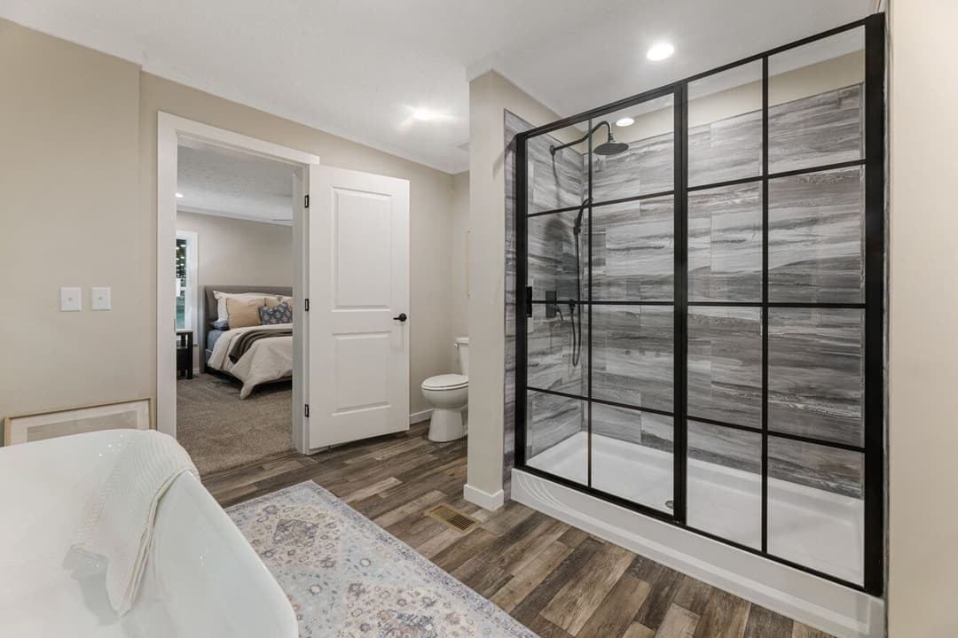 Stratos (lot model) bathroom home features