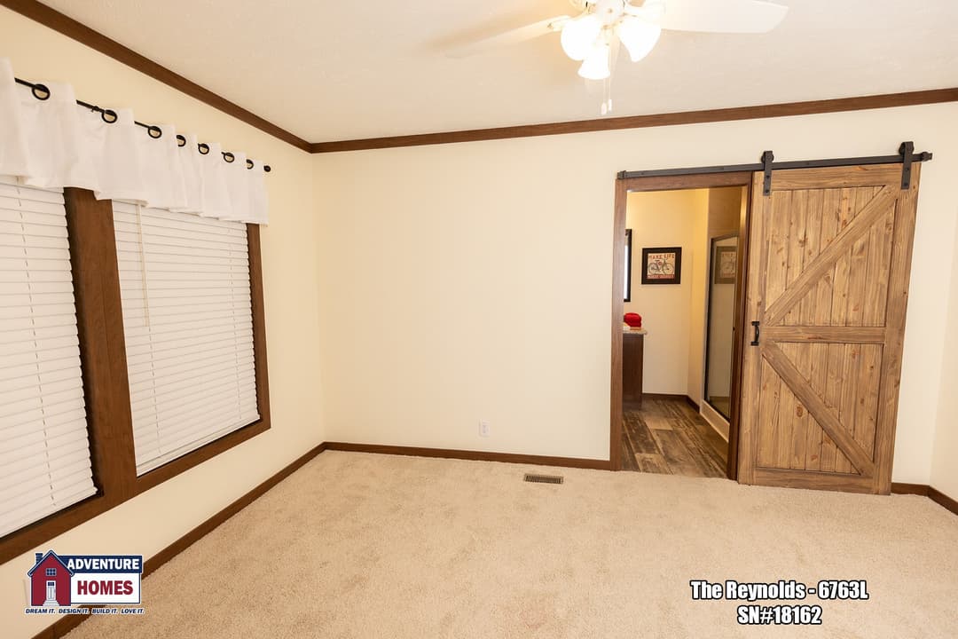 Reynolds | 6763l bedroom home features