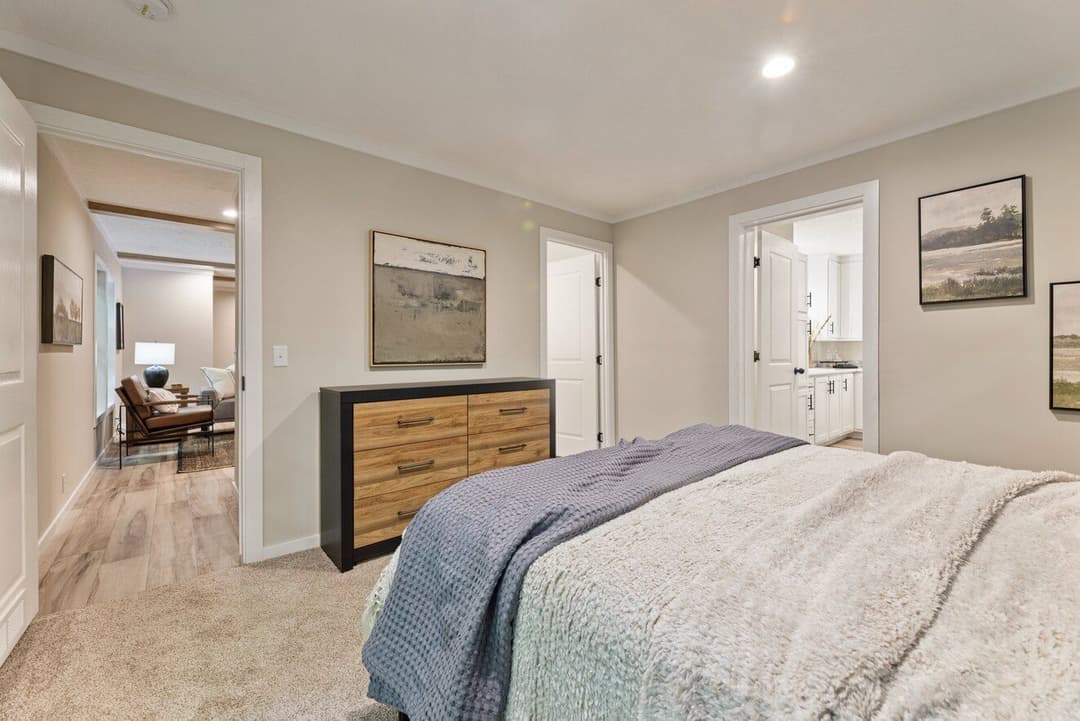 Atmos (lot model) bedroom home features
